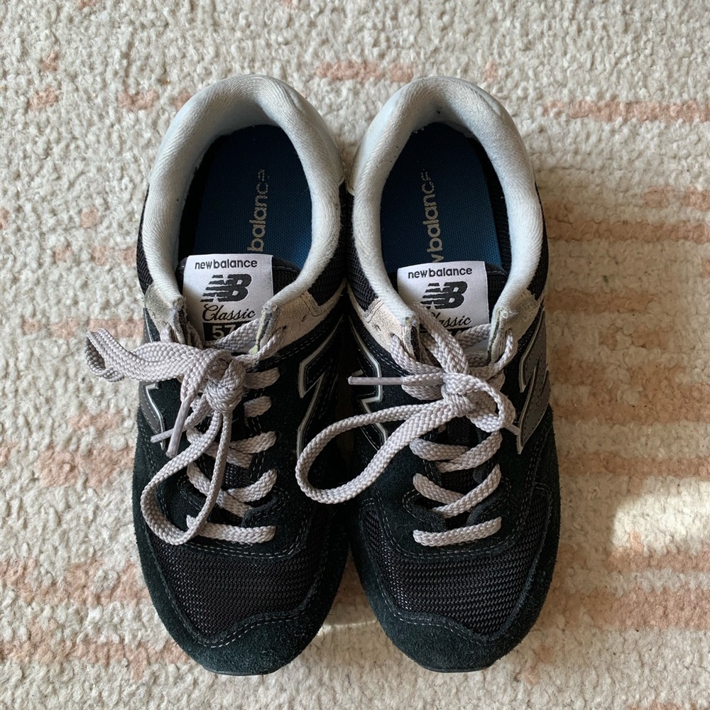 New Balance 574 Classic Sneakers, B+W, 7.5 WIDE